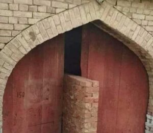 ਕੰਧ ਜੋ ਬਜੁਰਗਾਂ ਦੀ ਸੋਚ ਤੇ ਉਮੀਦਾਂ ਨੂੰ ਵੀ ਵੰਡਦੀ ਹੈ